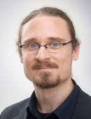juergen_knauth_130x170.jpg